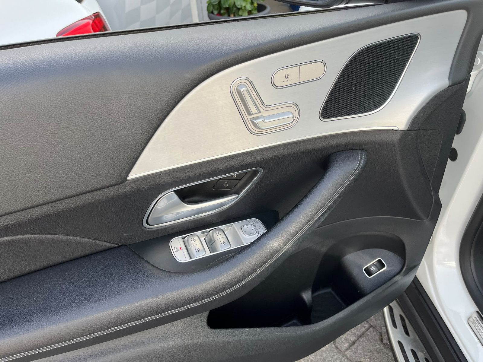 Fahrzeugabbildung Mercedes-Benz GLE 350 de 4Matic AMG Line *PANO*AHK*360