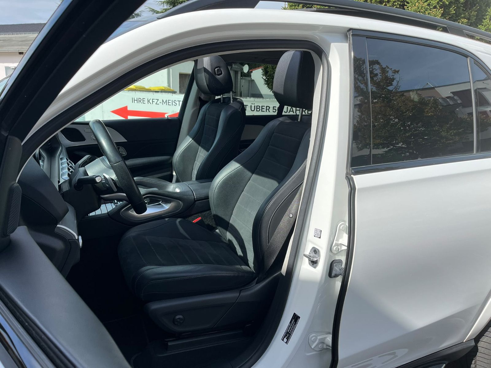 Fahrzeugabbildung Mercedes-Benz GLE 350 de 4Matic AMG Line *PANO*AHK*360