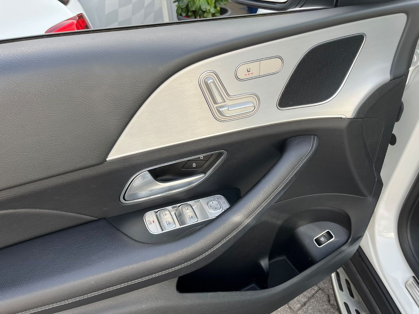 Fahrzeugabbildung Mercedes-Benz GLE 350 de 4Matic AMG Line *PANO*AHK*360