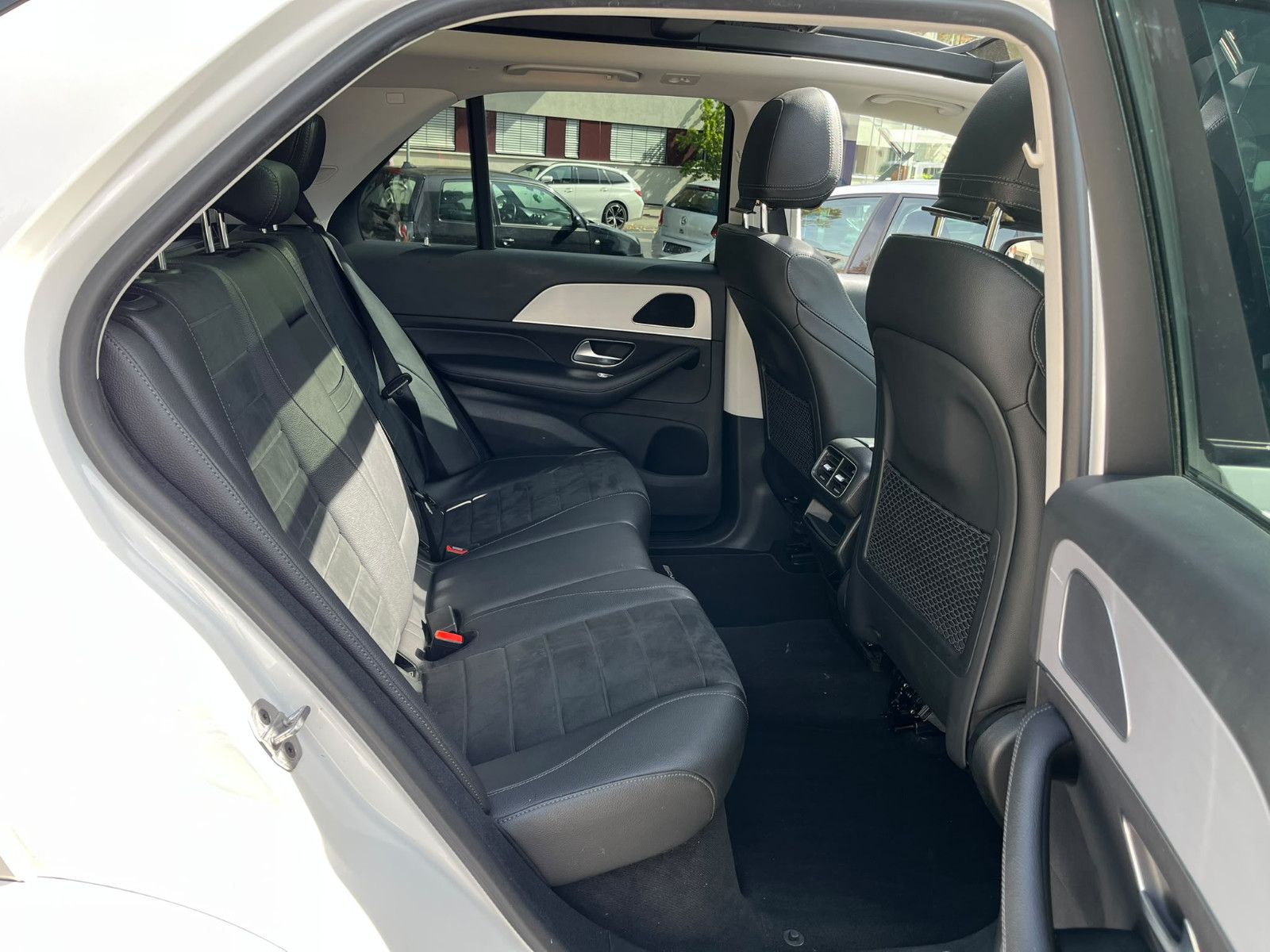 Fahrzeugabbildung Mercedes-Benz GLE 350 de 4Matic AMG Line *PANO*AHK*360