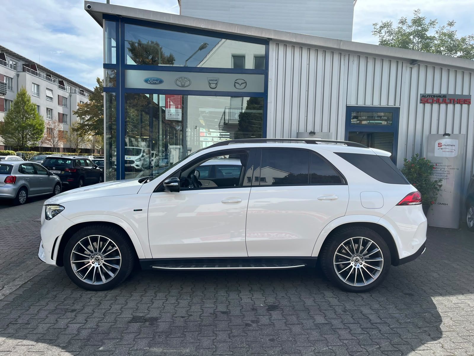 Fahrzeugabbildung Mercedes-Benz GLE 350 de 4Matic AMG Line *PANO*AHK*360