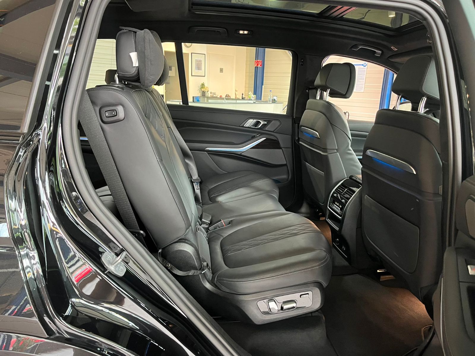 Fahrzeugabbildung BMW X7 xDrive 40 d M Sport *7SITZE*GARANTIE2028*360G