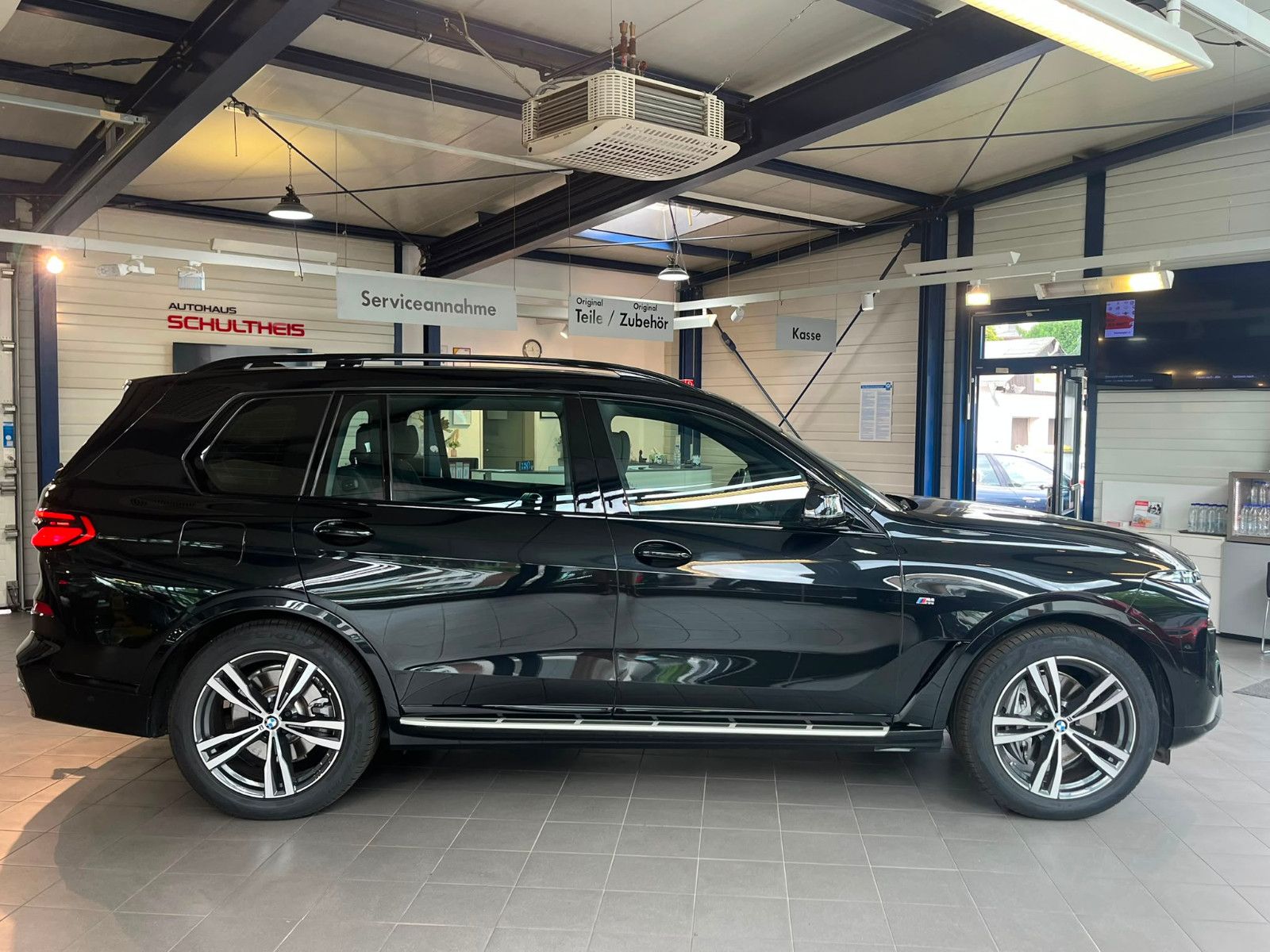 Fahrzeugabbildung BMW X7 xDrive 40 d M Sport *7SITZE*GARANTIE2028*360G