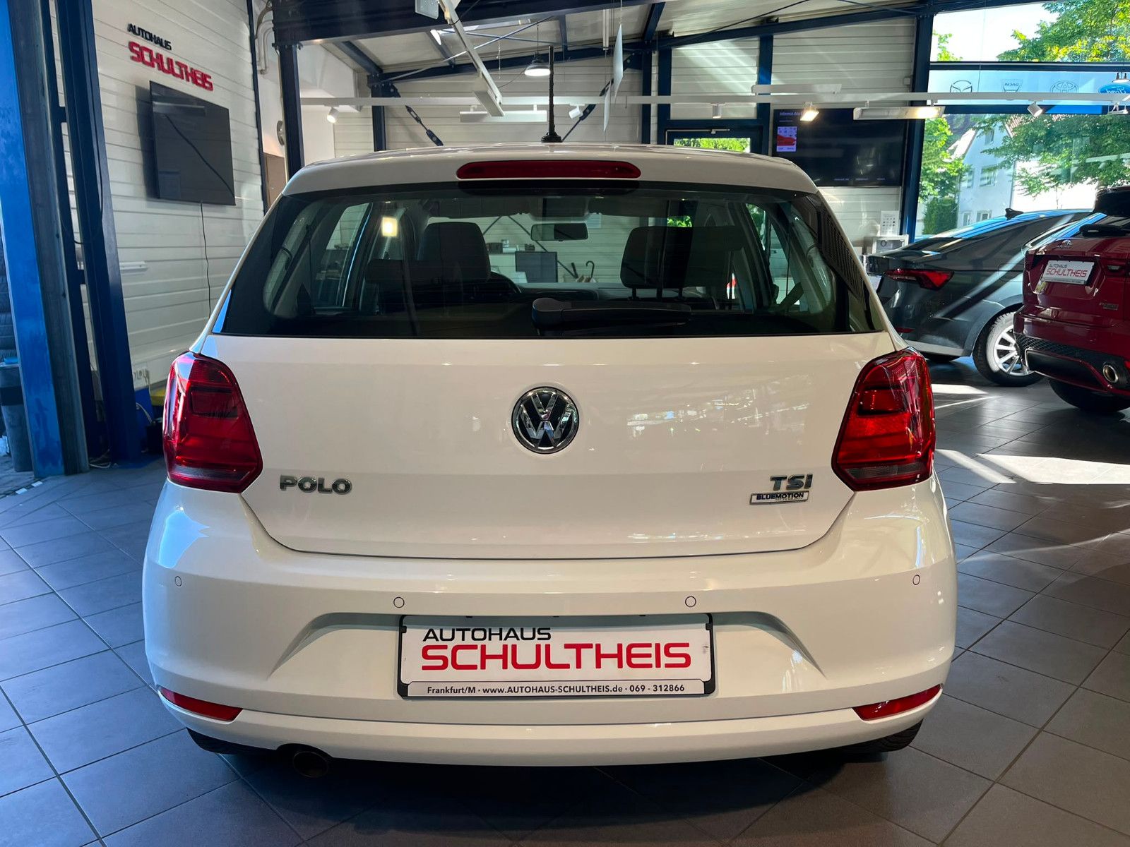 Fahrzeugabbildung Volkswagen Polo V Comfortline|SITZHEIZUNG|EINPARKHILFE|AUX|
