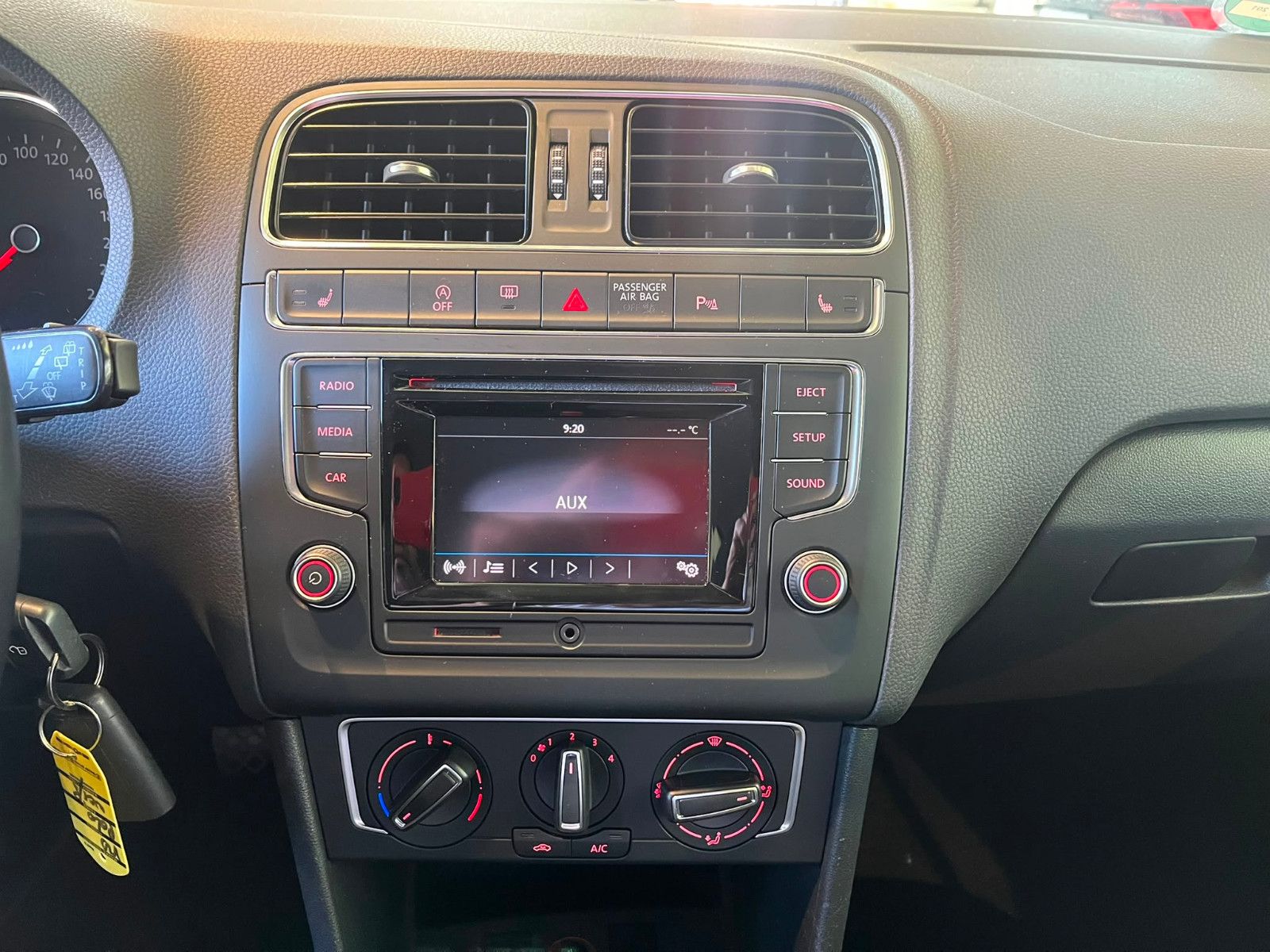Fahrzeugabbildung Volkswagen Polo V Comfortline|SITZHEIZUNG|EINPARKHILFE|AUX|