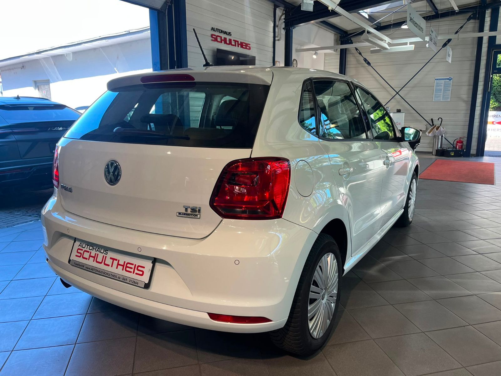 Fahrzeugabbildung Volkswagen Polo V Comfortline|SITZHEIZUNG|EINPARKHILFE|AUX|
