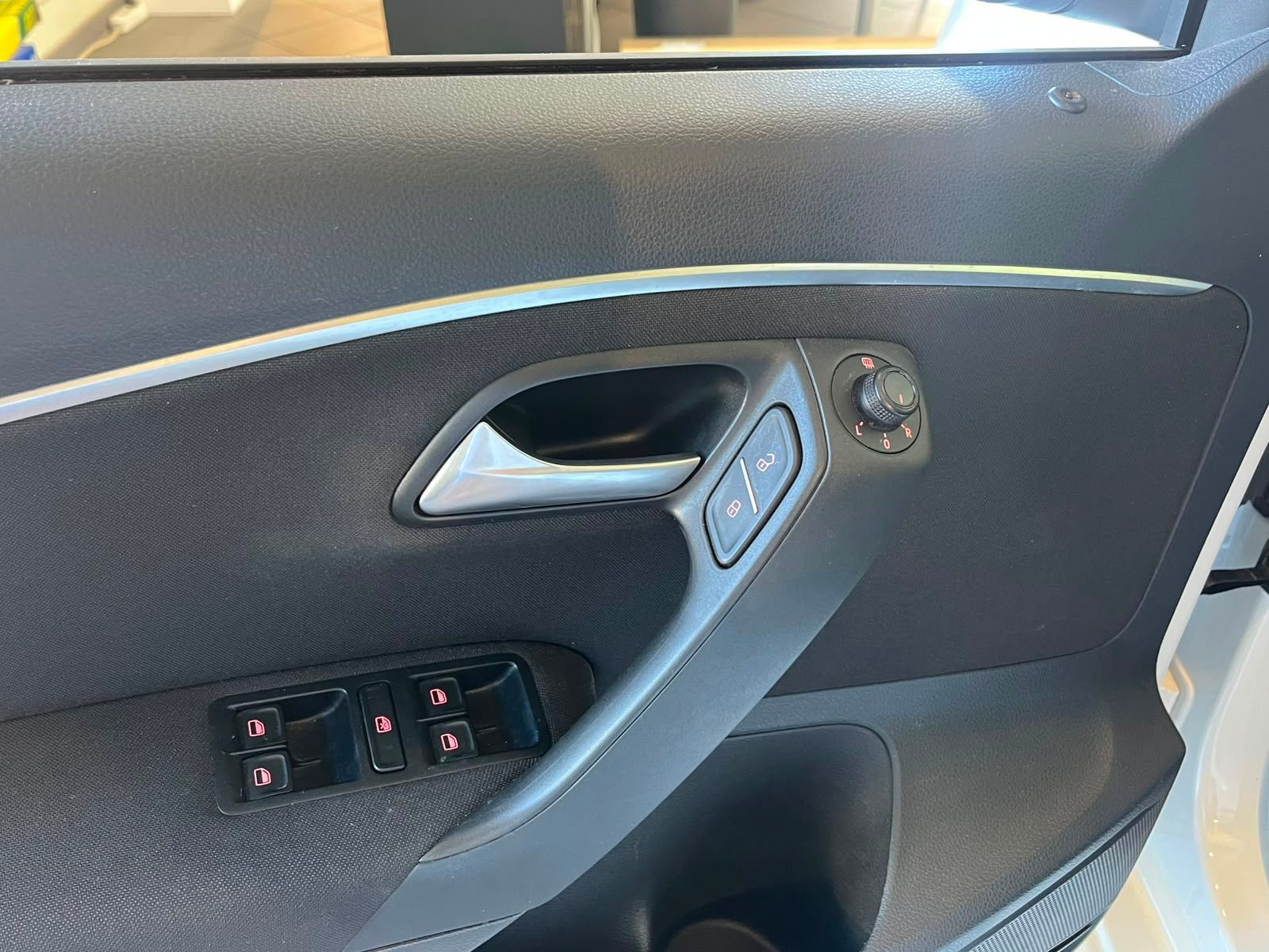 Fahrzeugabbildung Volkswagen Polo V Comfortline|SITZHEIZUNG|EINPARKHILFE|AUX|