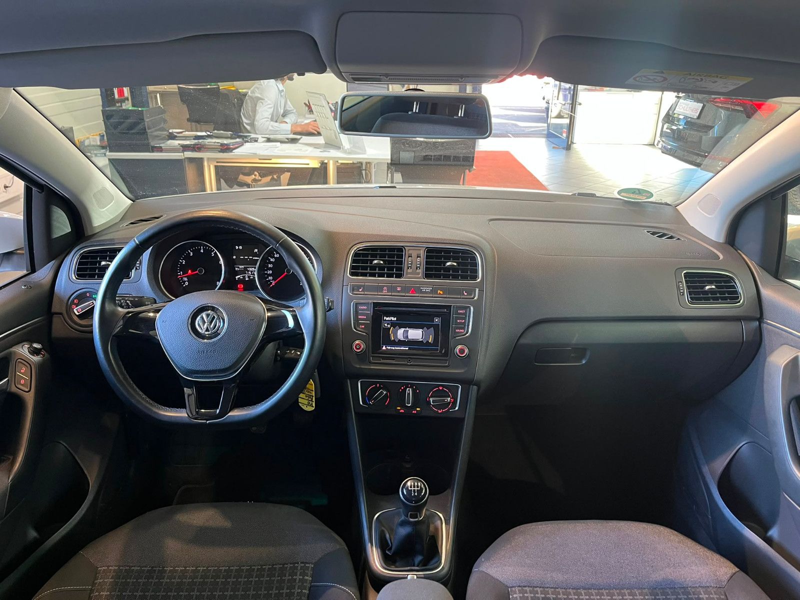 Fahrzeugabbildung Volkswagen Polo V Comfortline|SITZHEIZUNG|EINPARKHILFE|AUX|