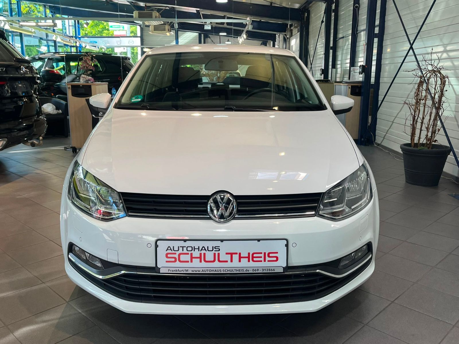 Fahrzeugabbildung Volkswagen Polo V Comfortline|SITZHEIZUNG|EINPARKHILFE|AUX|