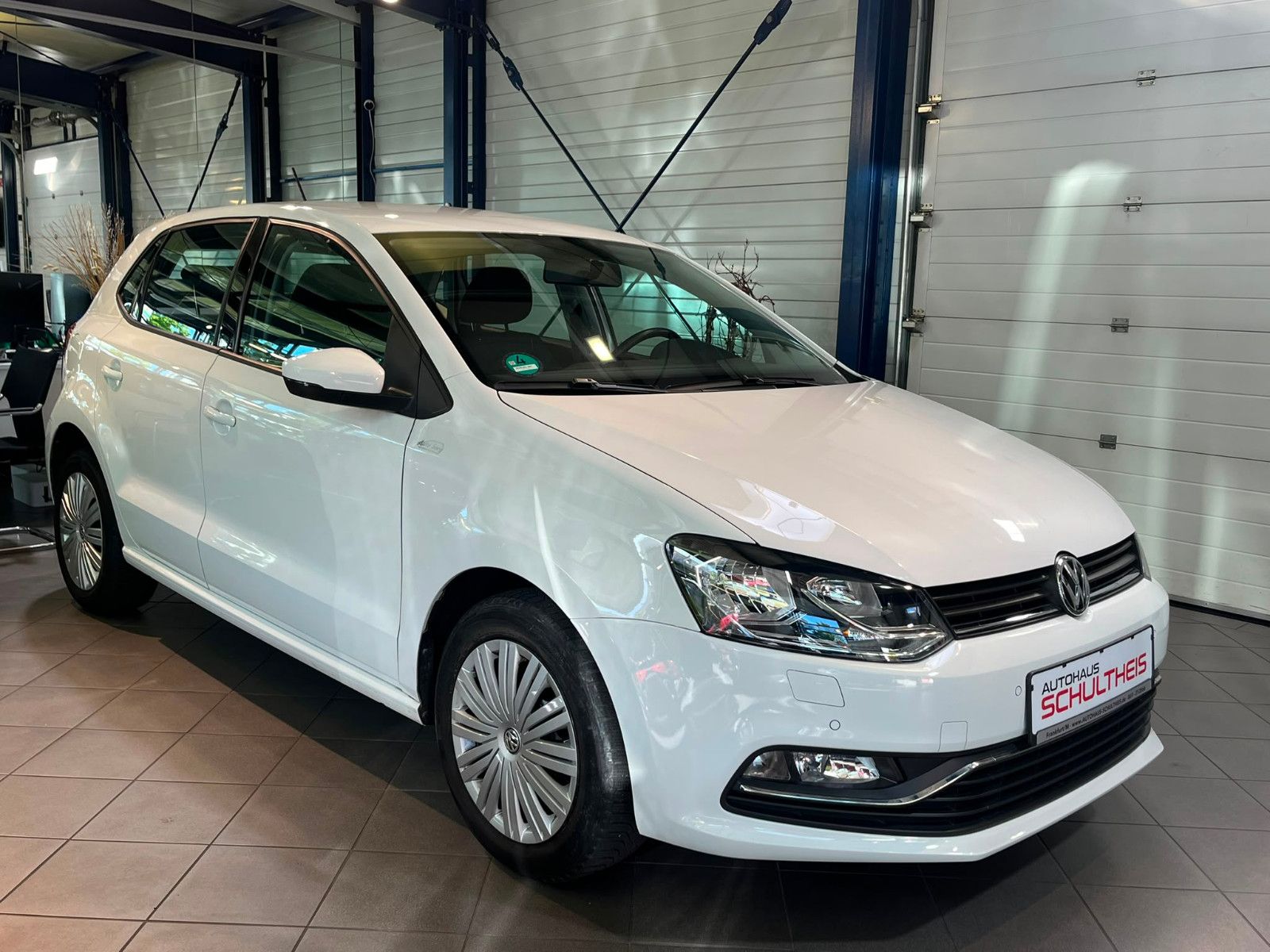 Fahrzeugabbildung Volkswagen Polo V Comfortline|SITZHEIZUNG|EINPARKHILFE|AUX|