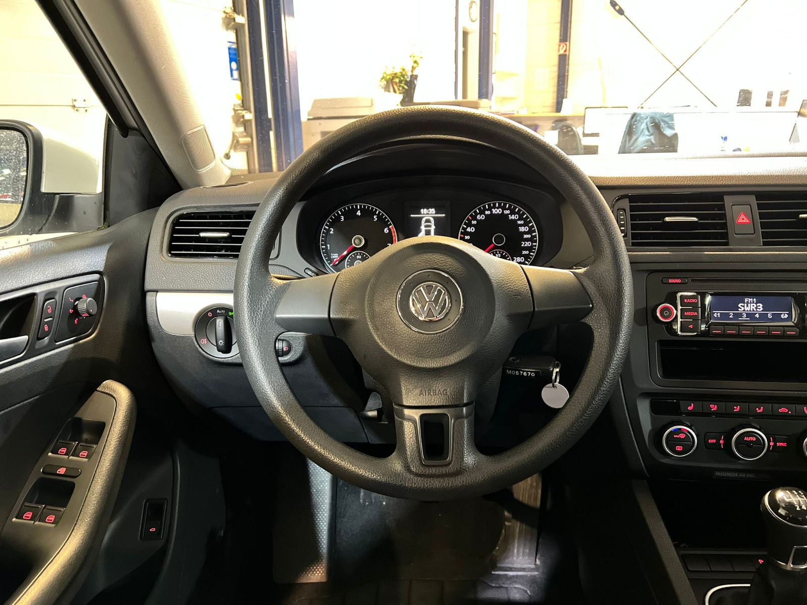 Fahrzeugabbildung Volkswagen Jetta VI 1.2 Trendline|Bluetooth|Service+TÜV NEU