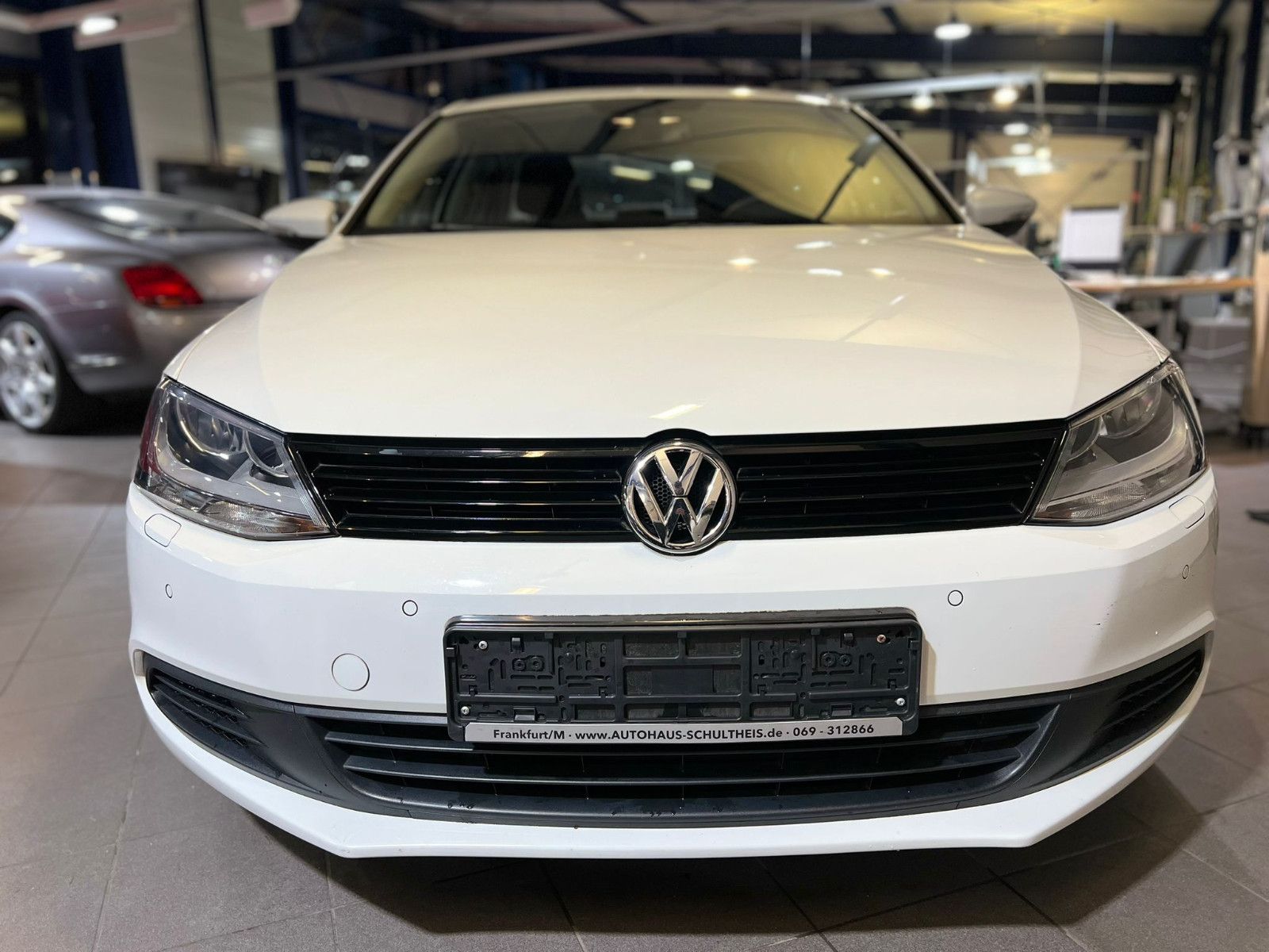 Fahrzeugabbildung Volkswagen Jetta VI 1.2 Trendline|Bluetooth|Service+TÜV NEU