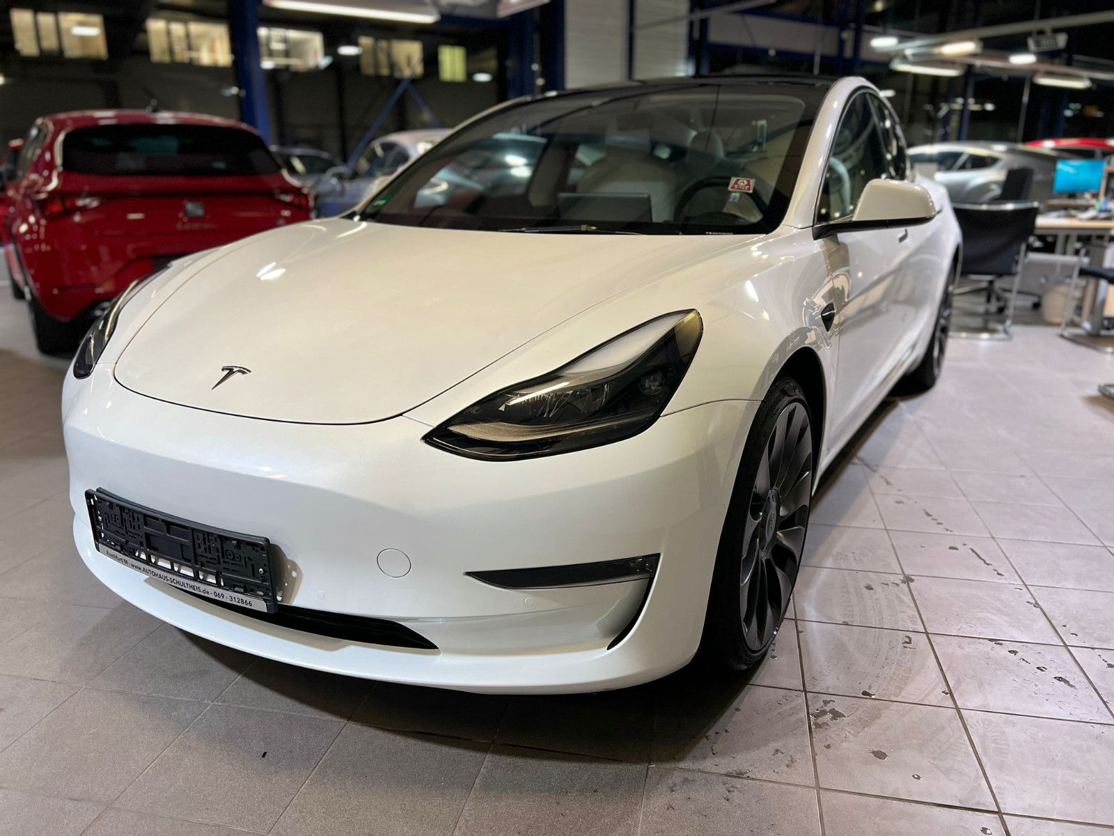 Fahrzeugabbildung Tesla Model 3 Performance|82Kwh|377KW|Auto Pilot Full|