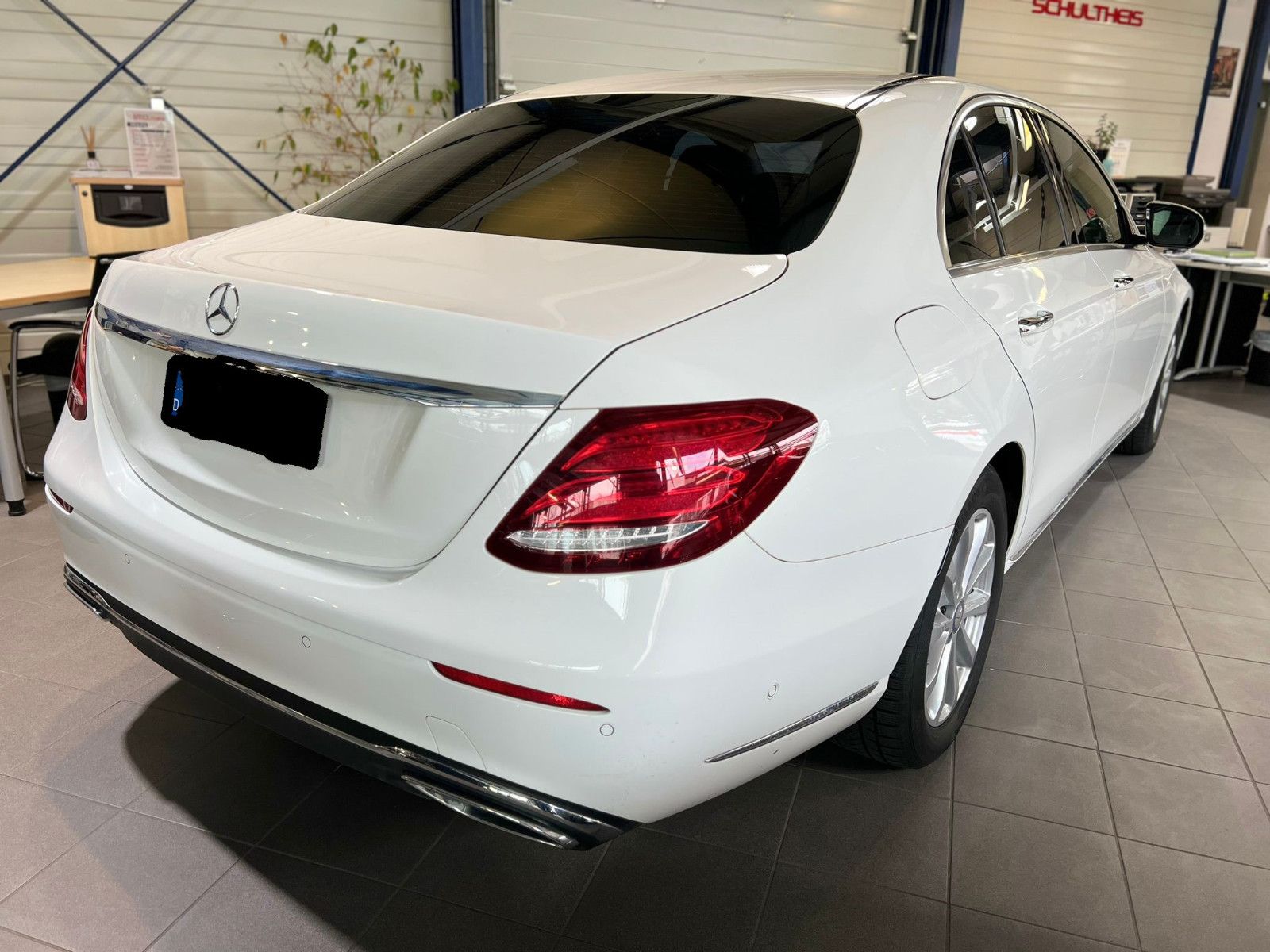Fahrzeugabbildung Mercedes-Benz E 220 d|WIDESCREEN|360°KAMERA|CAR-PLAY|