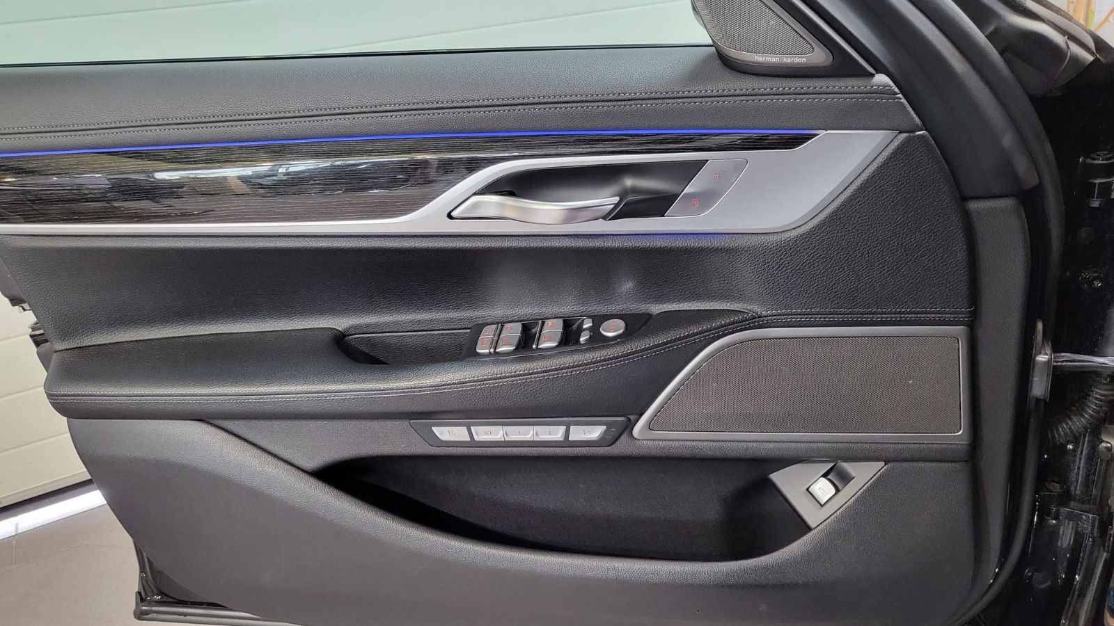 Fahrzeugabbildung BMW 740 d xDrive|Laser|H&K|Luft|Schiebedach|Gestik|