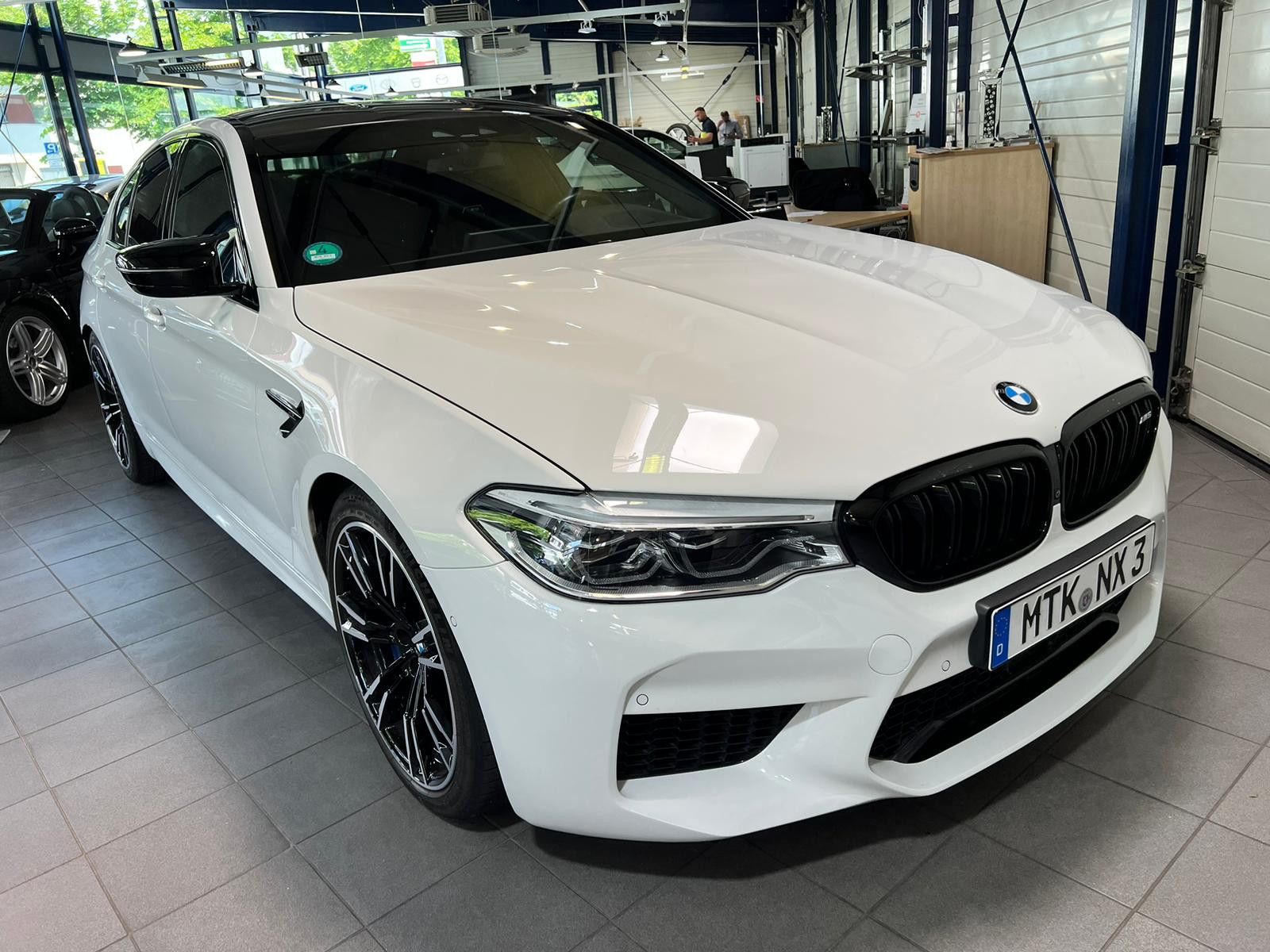 Fahrzeugabbildung BMW M5 Comp.|Facelift RKL|360°|Multifunkt.Sitze|HuD|