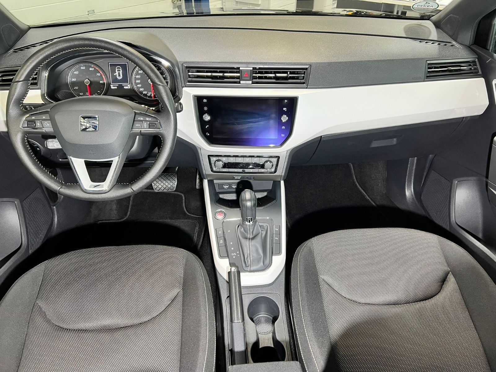 Fahrzeugabbildung SEAT Arona Xcellence 1.0TSI|DSG|LED|KAMERA|SHZ|1.HAND